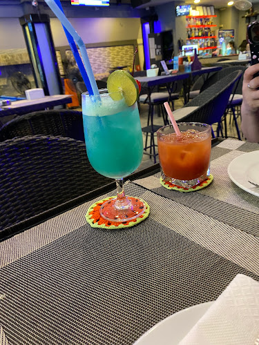 Korando's Bar & Guest House - การบริการอาหารและที่พัก