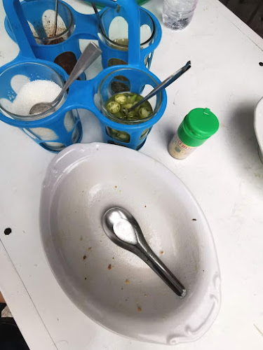 Comentarii opinii despre ก๋วยจั๊บ เจ๊เหลี่ยน เจ้าเก่า ตลาดริมน้ำ