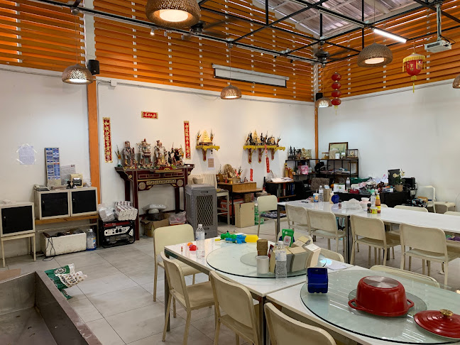 Sam Chor Restaurant - การบริการอาหารและที่พัก