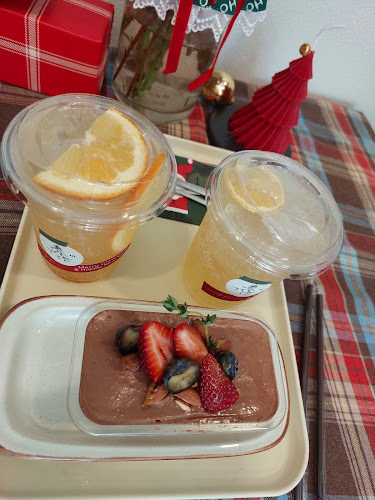 Mistletoe flour & thyme cafe