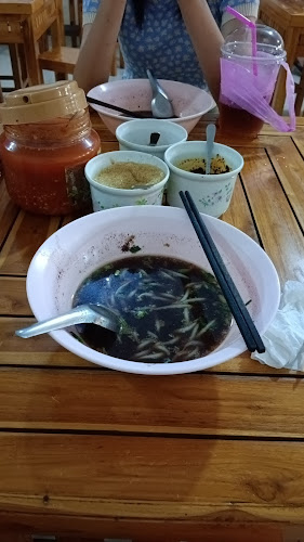 ก๋วยเตี๋ยวเจ๊ส้ม - การบริการอาหารและที่พัก