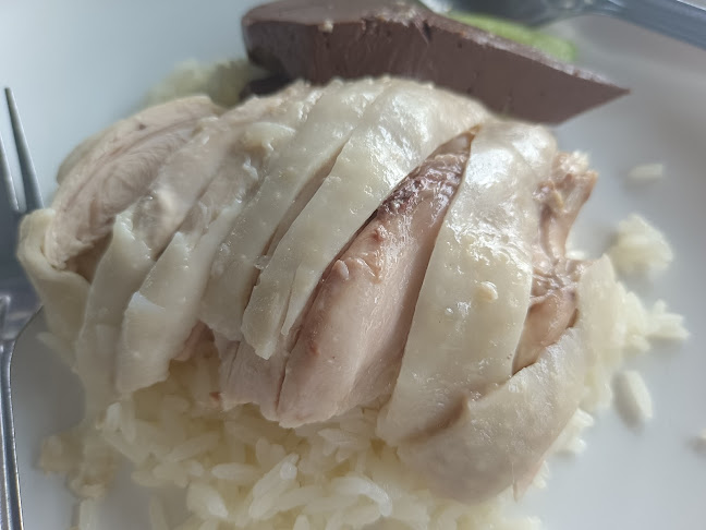 โอวตี่ข้าวมันไก่ตอน - การบริการอาหารและที่พัก