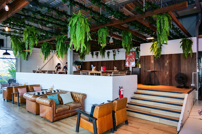 Comentarii opinii despre IMPACT Lakefront