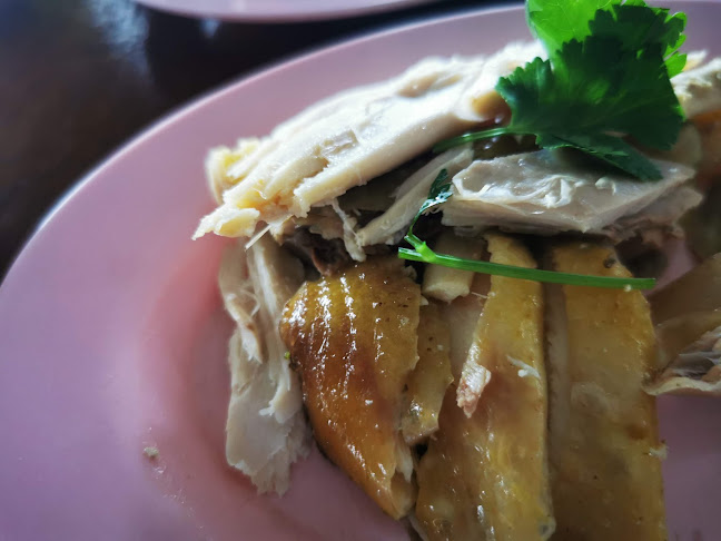 Opinii despre เจ้ก้อย ไก่หุบบอนแหลมฉบัง în อำเภอศรีราชา - การบริการอาหารและที่พัก