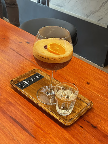 คอฟฟี่​ (หน้าอนุสาวรีย์ย่าโม)