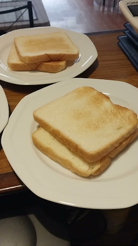 Opinii despre ร้านอาหารอรัญญ่า Aranya Restaurant(Aranya House) în อำเภอบางละมุง - การบริการอาหารและที่พัก