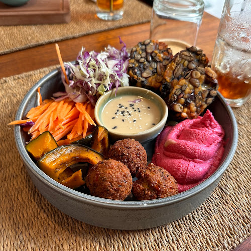 Opinii despre So French Restaurant and Bar în อำเภอกะทู้ - การบริการอาหารและที่พัก