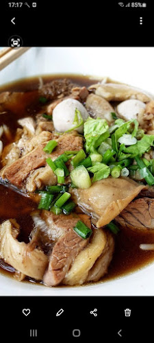 ร้านก๋วยเตี๋ยวเนื้อตุ๋นยาจีนต้นมะขามกรมชล