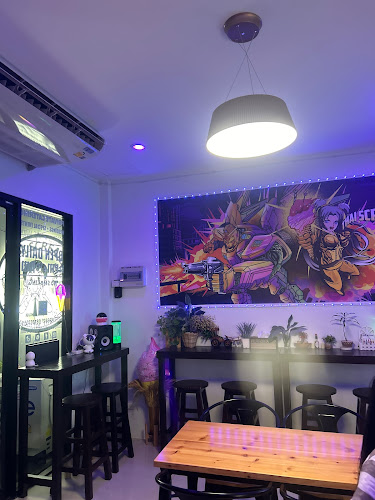 THAI SCREAM! DINER - Fusion Food, Ice Cream & Desserts 🇹🇭😝 - การบริการอาหารและที่พัก