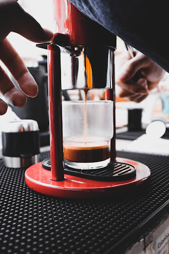 1 AM Cafe - การบริการอาหารและที่พัก