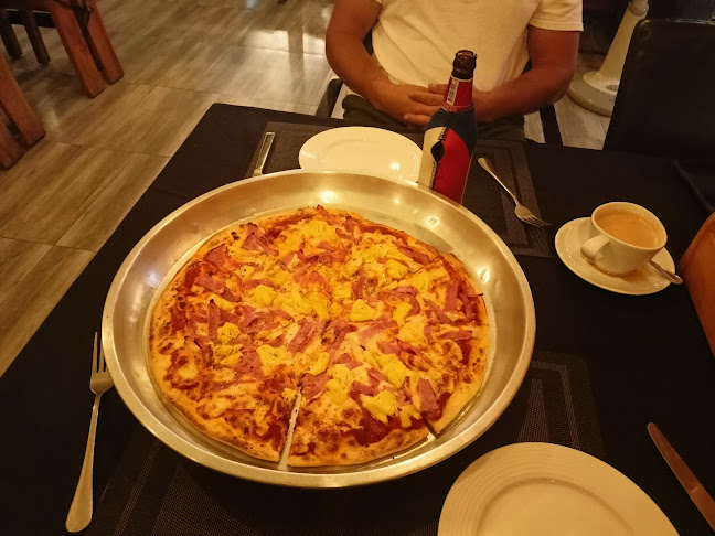 Opinii despre Public House Phuket în Kamala - การบริการอาหารและที่พัก