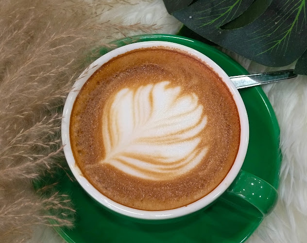 HYPE Coffee Bar (ที่จอดรถอยู่ชั้นใต้ดิน ทางลงอยู่ติดกับร้าน)