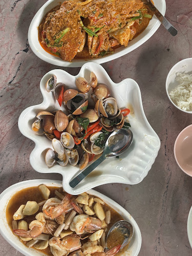 ในสวนอินดี้ Seafood - การบริการอาหารและที่พัก