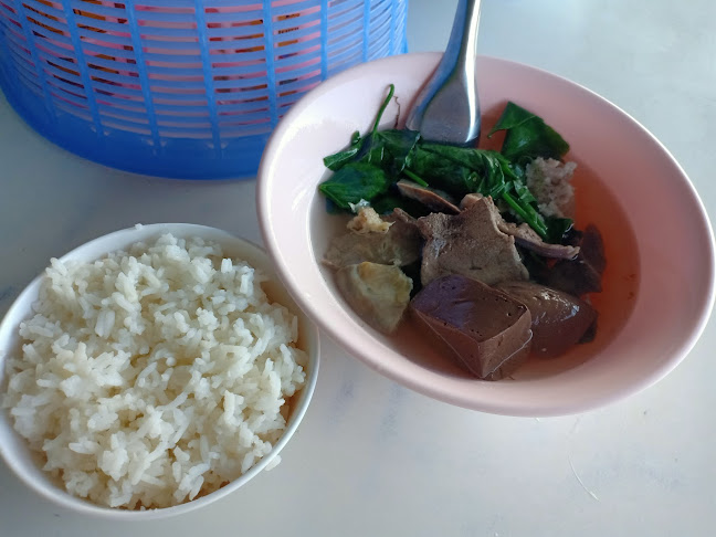 วรรณวิมลสิบสองอร่อย - การบริการอาหารและที่พัก