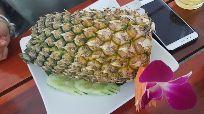 Red Chair - การบริการอาหารและที่พัก