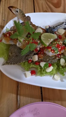 ส้มตำค้ำคูณ จอมเทียน พัทยา - การบริการอาหารและที่พัก