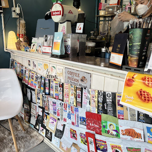 Opinii despre Owl Coffee (co2 coffee0 în อำเภอกระทุ่มแบน - การบริการอาหารและที่พัก