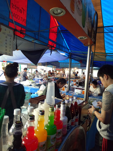 Opinii despre ตลาดนัดร้านค้าในโรงพยาบาลกรุงเทพ în อำเภอบางละมุง - การบริการอาหารและที่พัก
