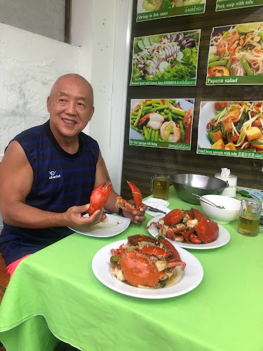 THE NEW Restaurant - การบริการอาหารและที่พัก