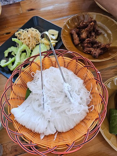 ร้านหนมจีนบ้านฉลอง