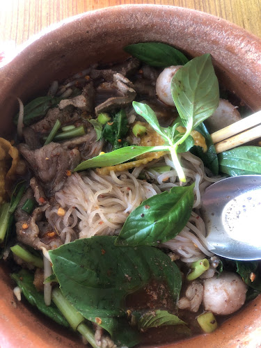 Comentarii opinii despre ก๋วยเตี๋ยวเรือหม้อดินนายกร