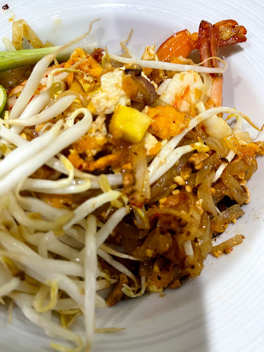 Nang Naan Halal Restaurant - การบริการอาหารและที่พัก