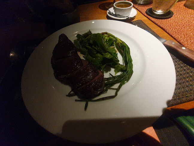 Dr Frogs Bar & Grill - การบริการอาหารและที่พัก