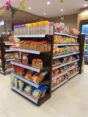 Deli CaFe' Shell Korat - การบริการอาหารและที่พัก