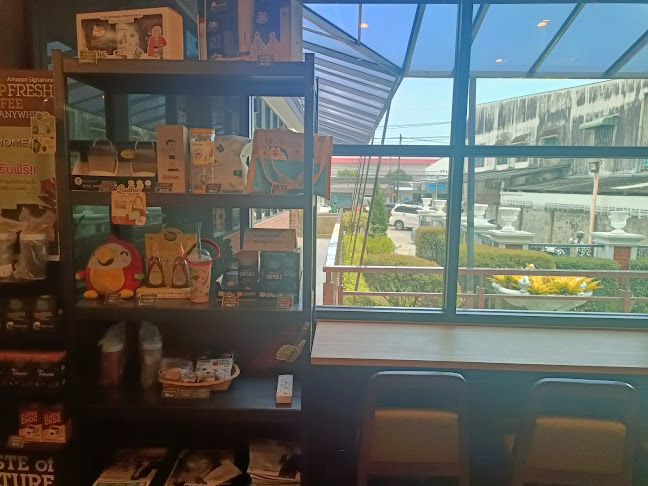 82, 16 ถ. เจ้าฟ้าตะวันออก ตำบล วิชิต อำเภอเมืองภูเก็ต ภูเก็ต 83000