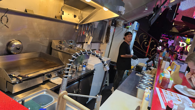 Comentarii opinii despre BUCKY BURGER N BUDS