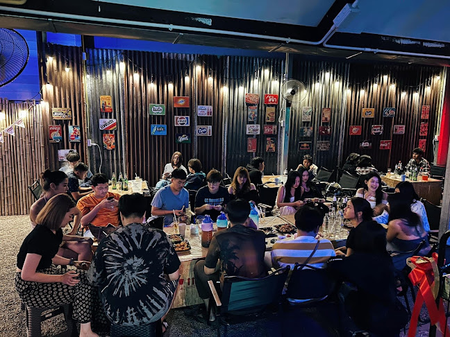 Twentyfive bar - การบริการอาหารและที่พัก