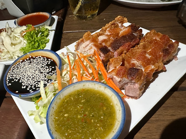 Lullaby - การบริการอาหารและที่พัก