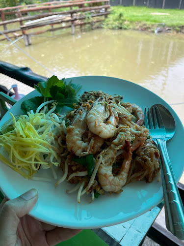 ร้านชมคลอง​ (ป้าเปิ้ล)​ก๋วยเตี๋ยวเรือ, ผัดไทย, อาหารตามสั่ง, สเต็ก, กาแฟสด - การบริการอาหารและที่พัก