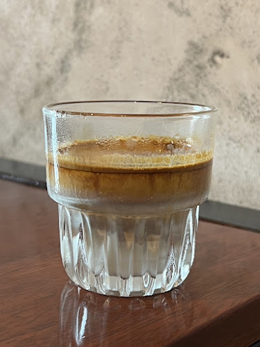 Y A R D G R O U N D - การบริการอาหารและที่พัก