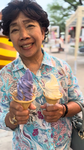 Sweetbeeice ไอศกรีมสวีทบี ตลาดต้นตาล