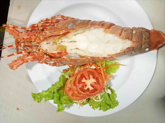 THE NEW Restaurant - การบริการอาหารและที่พัก