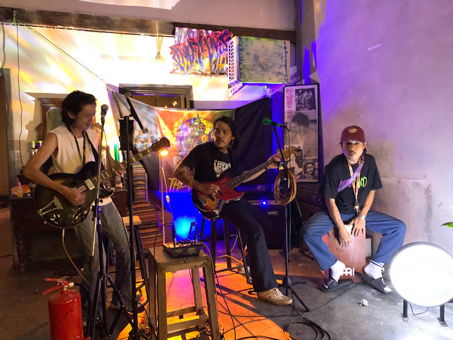 41/9 ถ. มนตรี ตำบลตลาดใหญ่ เมือง ภูเก็ต 83000