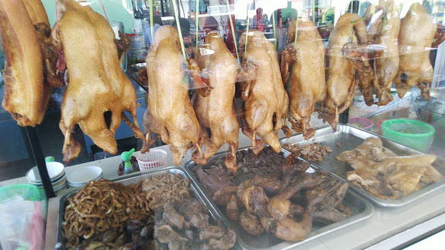 ครัวลุงเชียร - การบริการอาหารและที่พัก