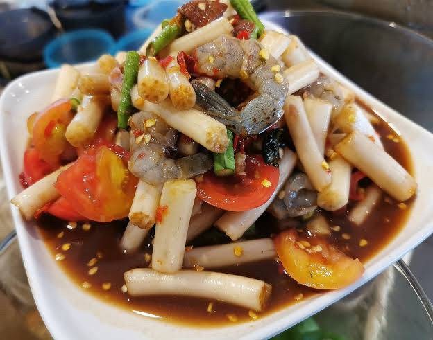 ตำกรร แซ่ปอีสานบ้านเฮาชิลๆริมเล - อำเภอบางละมุง