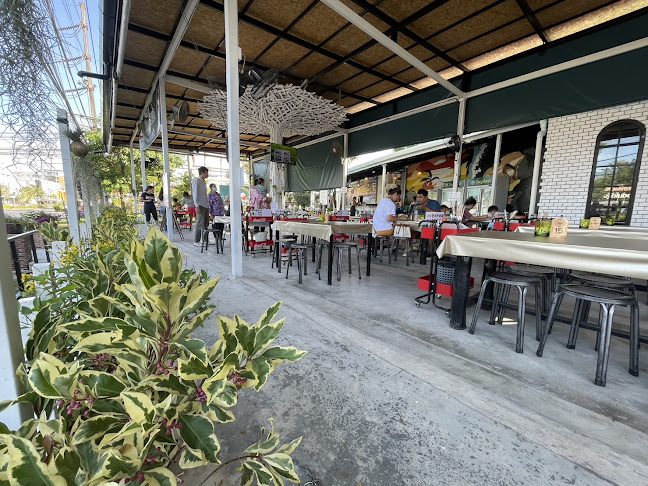 ในทู ติ่มซำ - การบริการอาหารและที่พัก