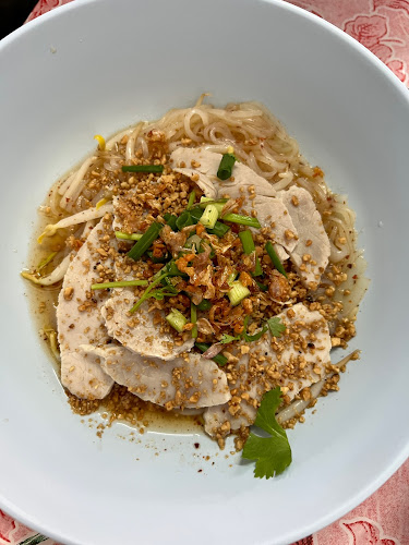 Opinii despre ก๋วยเตี๋ยว รุ่งรัตน์ คลอง2 în อำเภอธัญบุรี - การบริการอาหารและที่พัก