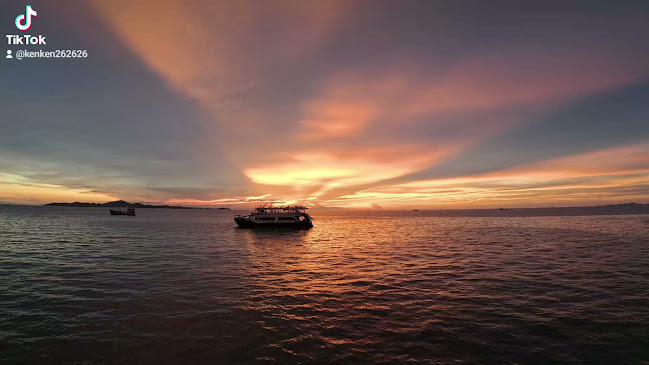 Comentarii opinii despre Tappia Floating Cafe Pattaya