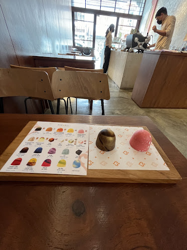 Paradai Phuket - การบริการอาหารและที่พัก