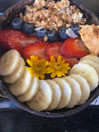 KIRI burger & bowl , kata beach - การบริการอาหารและที่พัก