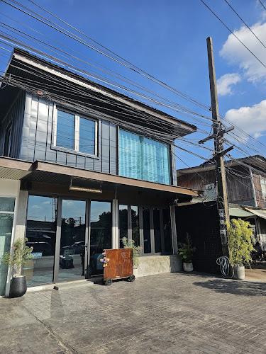 Comentarii opinii despre Y A R D G R O U N D