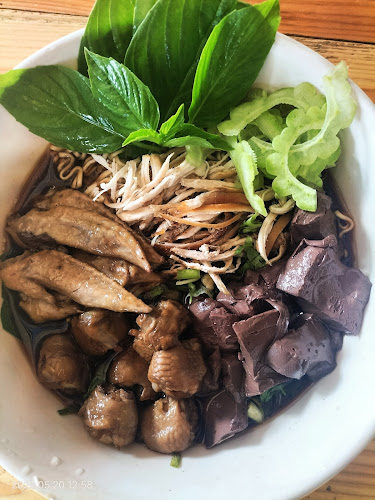 Opinii despre เจ๊หมวยก๋วยเตี๋ยวไก่มะระบุฟเฟ่ต์ în อำเภอบางพลี - การบริการอาหารและที่พัก