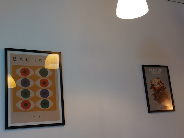 เจริญทาวน์ - การบริการอาหารและที่พัก