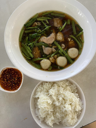 Opinii despre ก๋วยเตี๋ยวเนื้อเฮง เนื้อวัวตุ๋น-หมูตุ๋น เกาเหลาหม้อไฟ în อำเภอปากเกร็ด - การบริการอาหารและที่พัก
