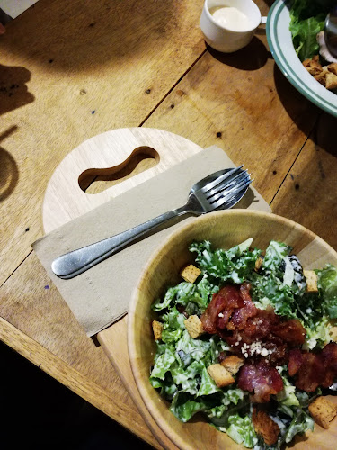 ถ. จันทรคามพิทักษ์ ตำบลสนามจันทร์ อำเภอเมืองนครปฐม นครปฐม 73000