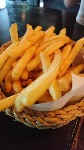 สเต็กอุบลฯ-บ้านอันดาสเต็กเฮ้าส์2 - การบริการอาหารและที่พัก